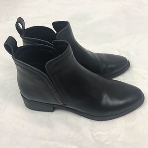 Dolce Vita Black Leather Chelsea Ankle Boots 6